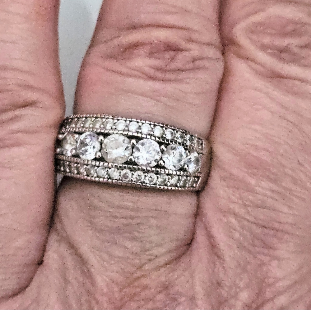 BELLA LUCE DIAMOND BAND RING RHODIUM OVER STERLING SILVER SIZE 7 3/4 - Picture 2 of 6